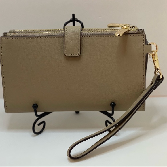 NWT. Michael Kors Jet Set Travel Double Zip Wristlet - Picture 2 of 6